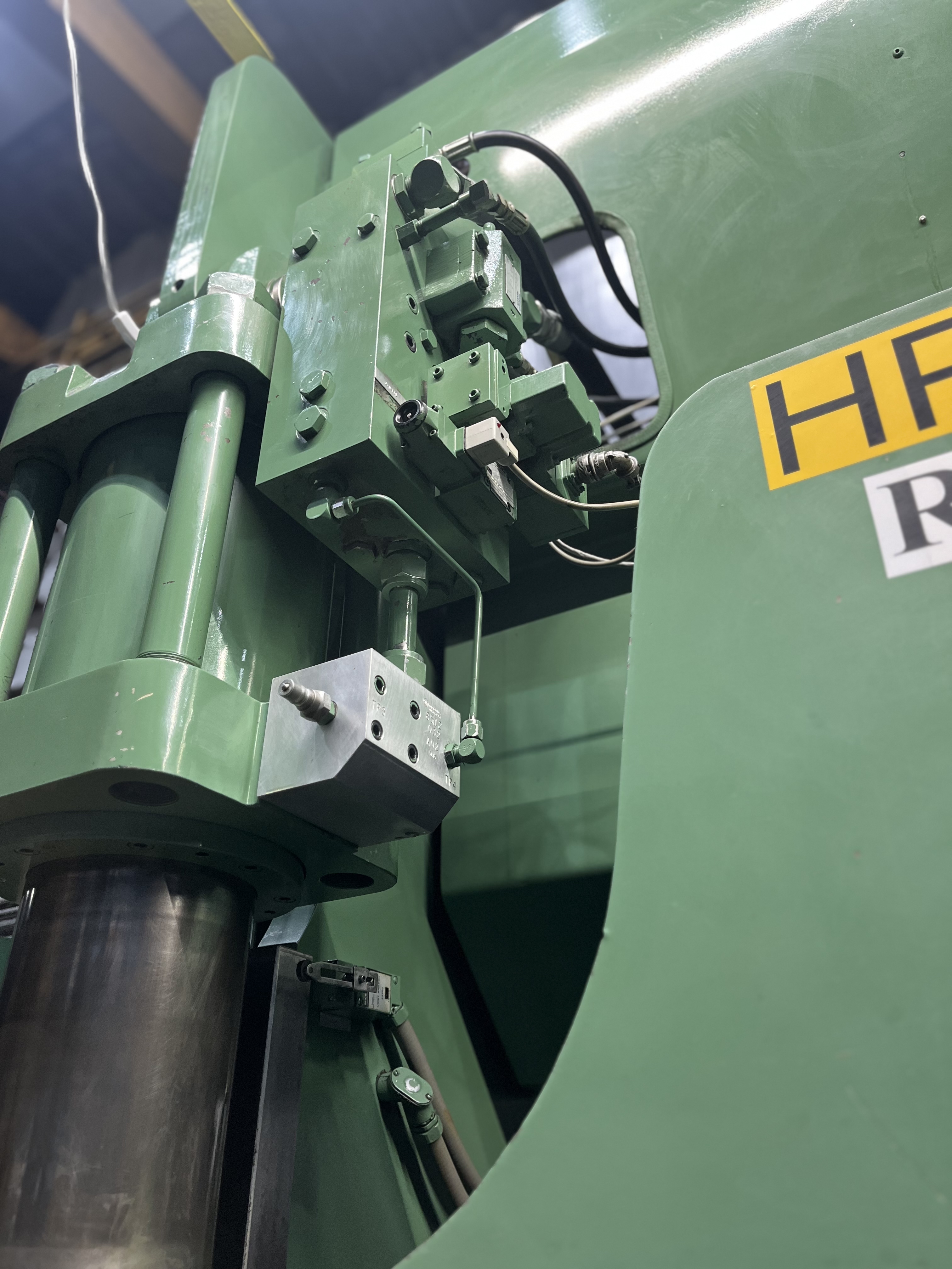 175 Ton X 14’  Cincinnati Model 175 AF12 Autoform CNC Hydraulic Press Brake